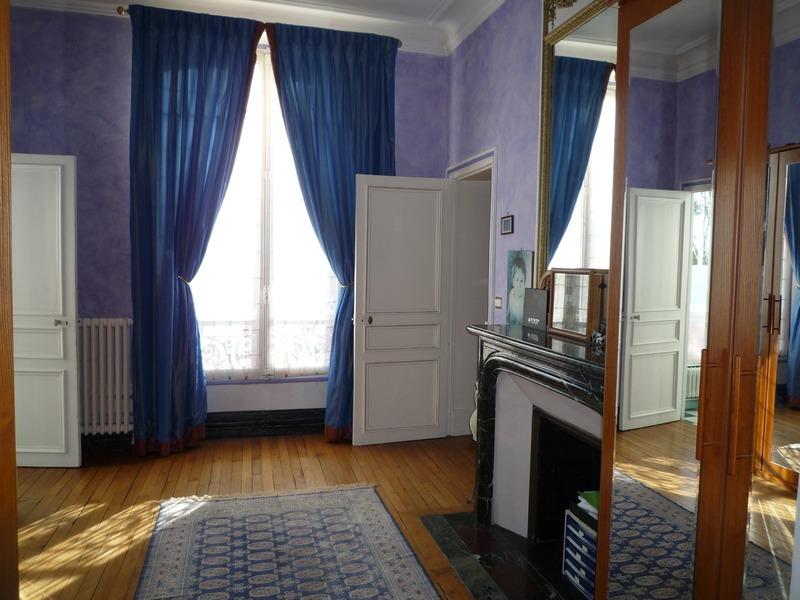 Demeure - 750 m² - 25 pièces