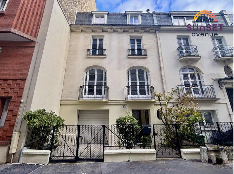 Maison - 237 m² - 9 pièces