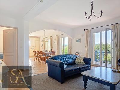 Maison - 174 m² - 5 pièces