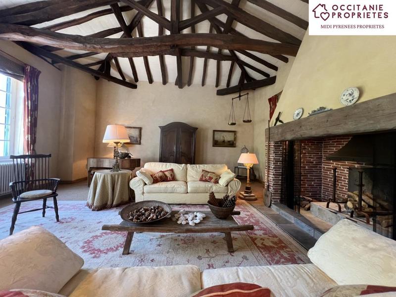 Propriété - 290 m² - 9 pièces