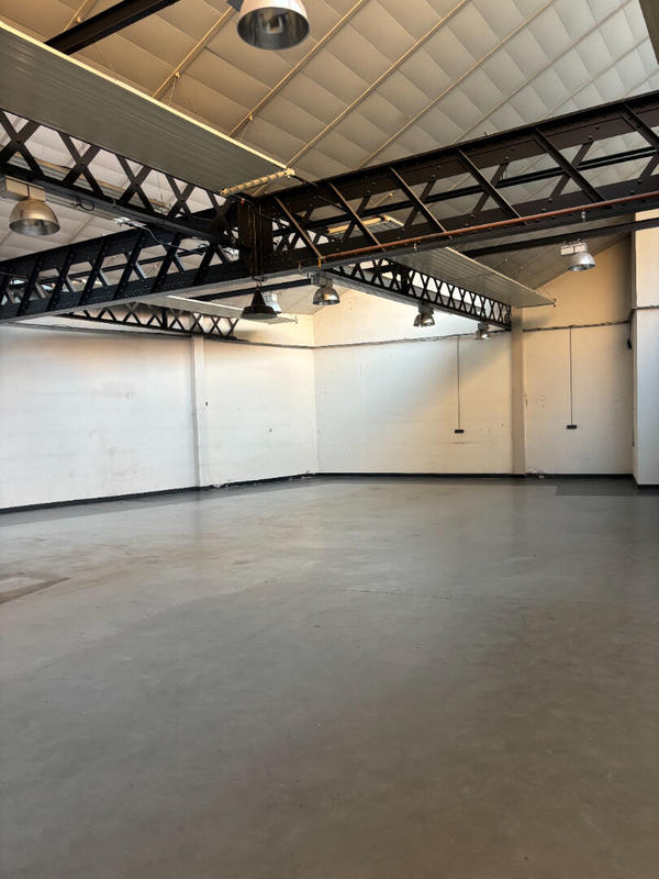 Local d'activité / Entrepôt - 485 m² - 3 pièces