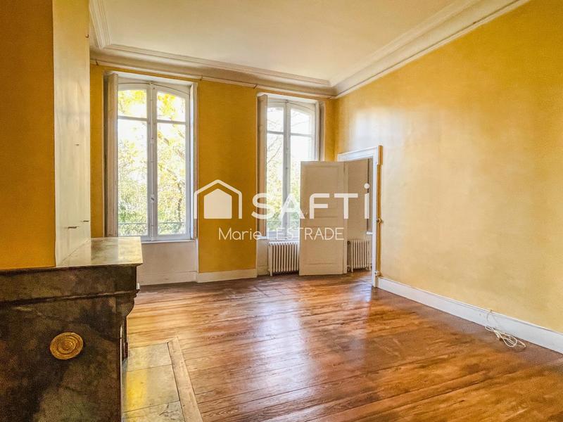 Appartement - 241 m² - 8 pièces