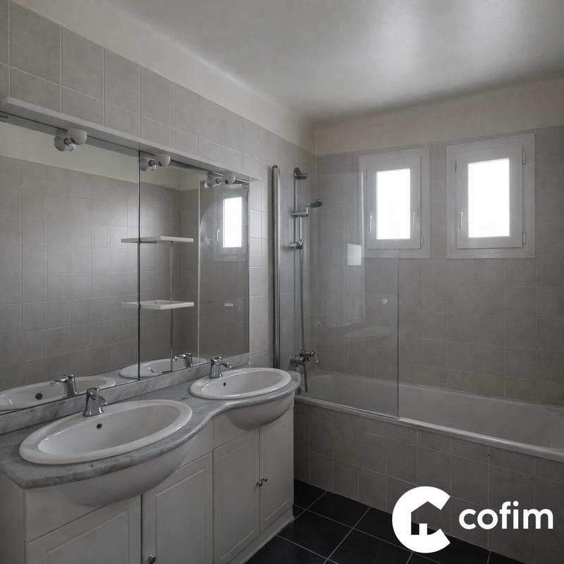 Maison traditionnelle - 150 m² - 6 pièces