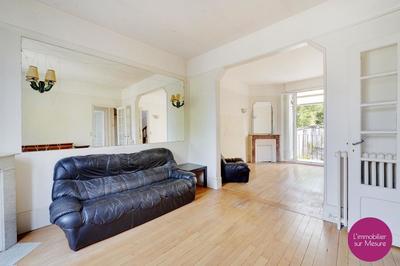 Maison - 215 m² - 8 pièces