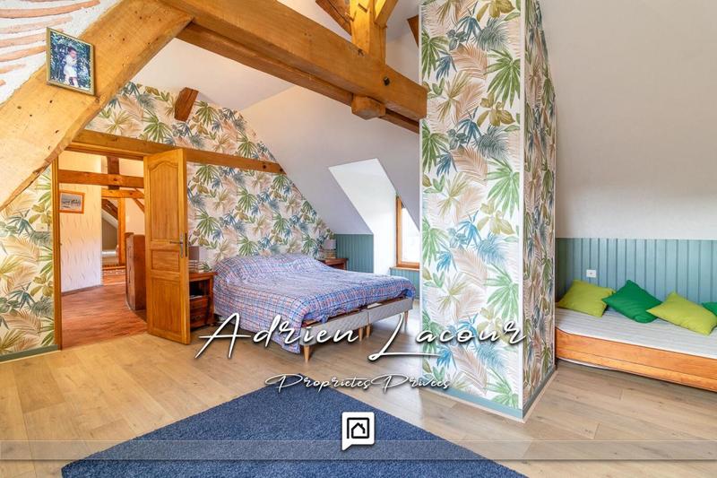 Maison - 206 m² - 7 pièces