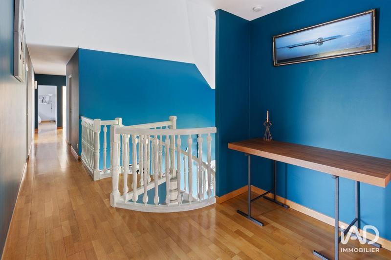 Maison - 283 m² - 8 pièces