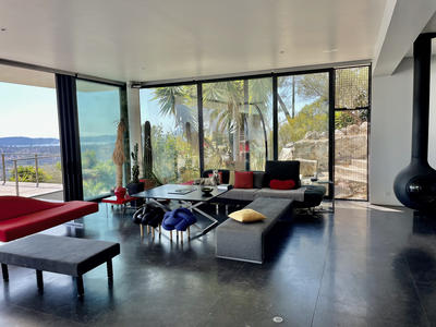 Maison - 340 m² - 9 pièces