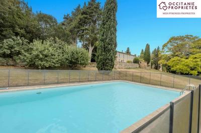 Propriété - 520 m² - 13 pièces