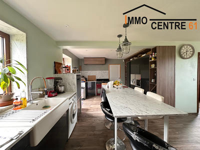 Maison - 238 m² - 10 pièces