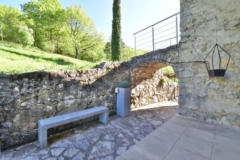 Propriété - 180 m² - 10 pièces