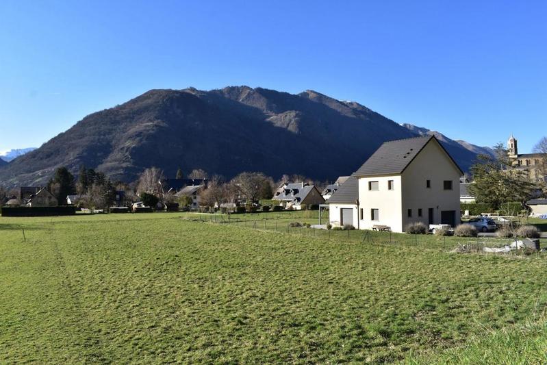 Terrain constructible - 1 921 m²