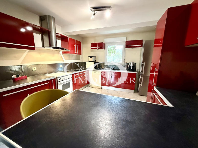 Appartement - 92 m² - 4 pièces