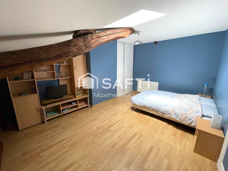 Maison - 239 m² - 8 pièces