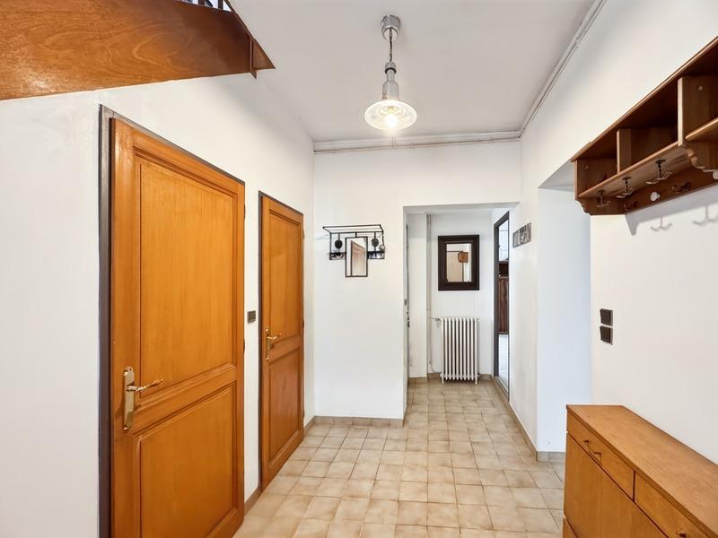 Maison - 220 m² - 7 pièces