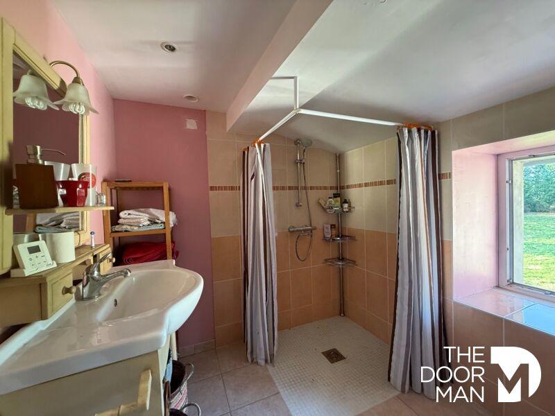 Maison en pierre - 270 m² - 8 pièces