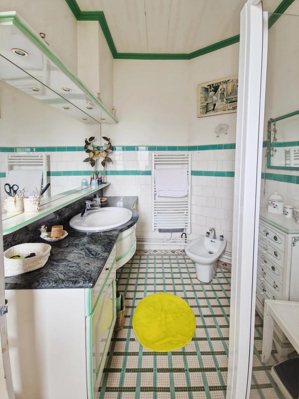 Maison - 226 m² - 9 pièces