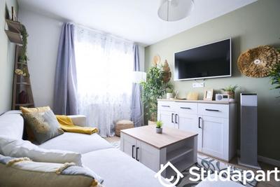 Chambre - 13 m² - 1 pièce