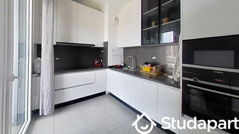 Chambre - 77 m² - 1 pièce