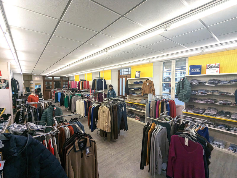 Local commercial - 115 m²