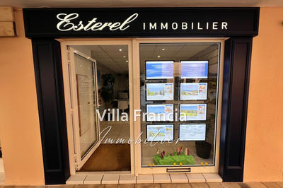 Fonds de commerce - Magasins - 95 m²