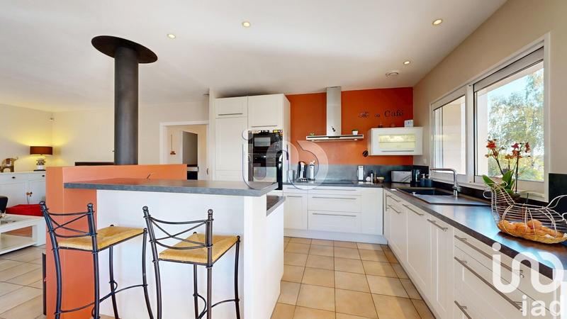 Maison - 182 m² - 6 pièces