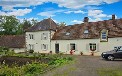 Moulin - 270 m² - 10 pièces