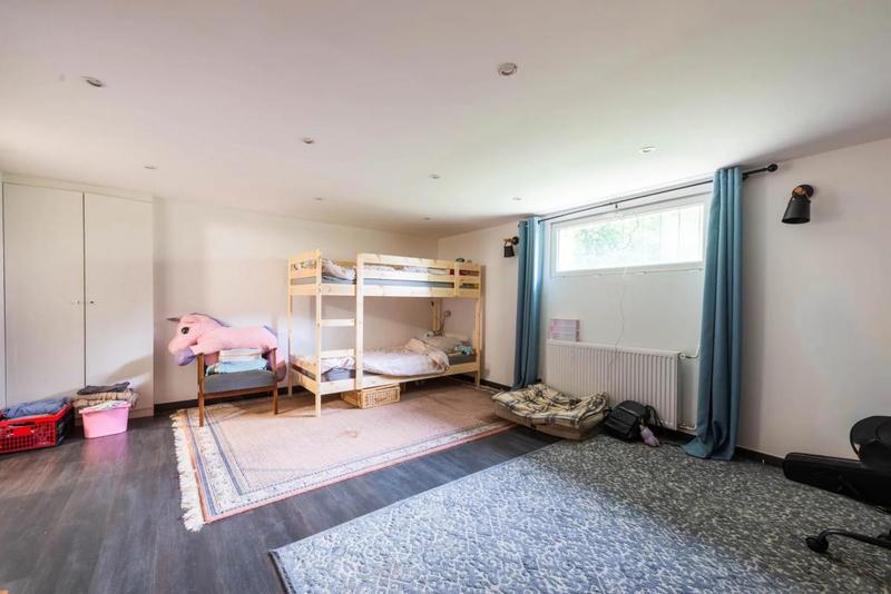 Maison - 180 m² - 7 pièces