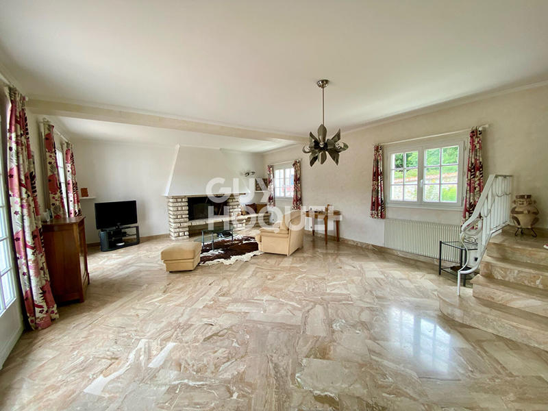 Maison - 171 m² - 8 pièces