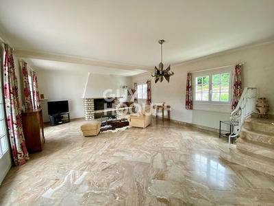 Maison - 171 m² - 8 pièces