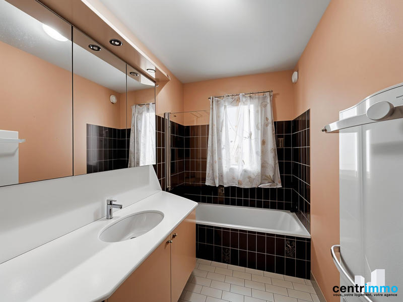 Appartement - 72 m² - 72 pièces