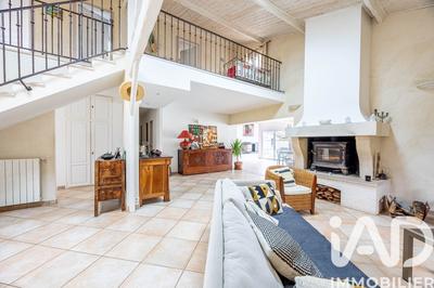 Maison - 250 m² - 7 pièces