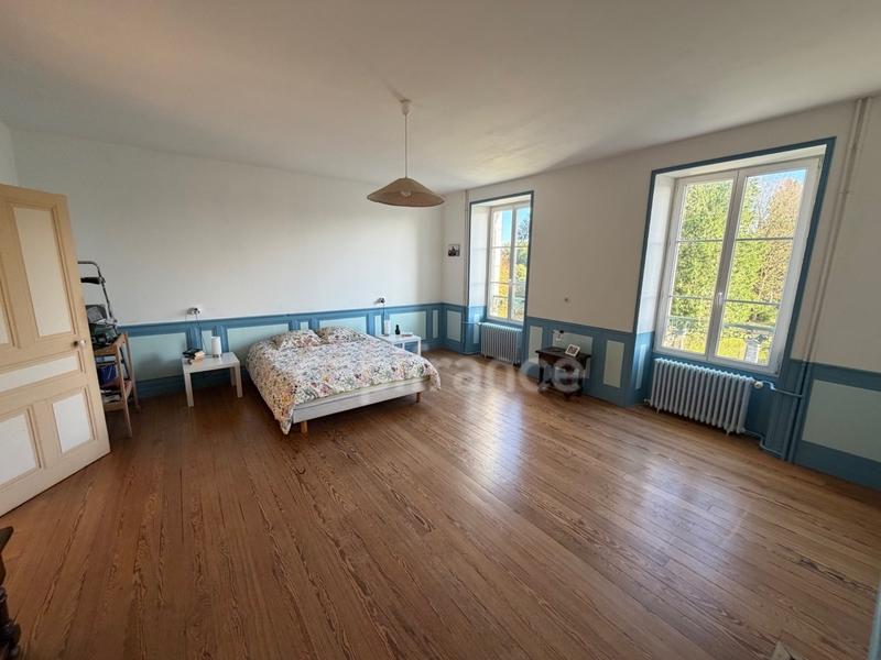 Maison de maîtres - 416 m² - 13 pièces