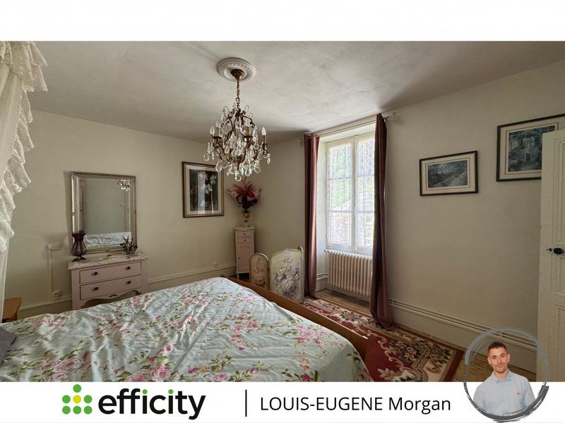 Demeure - 235 m² - 10 pièces