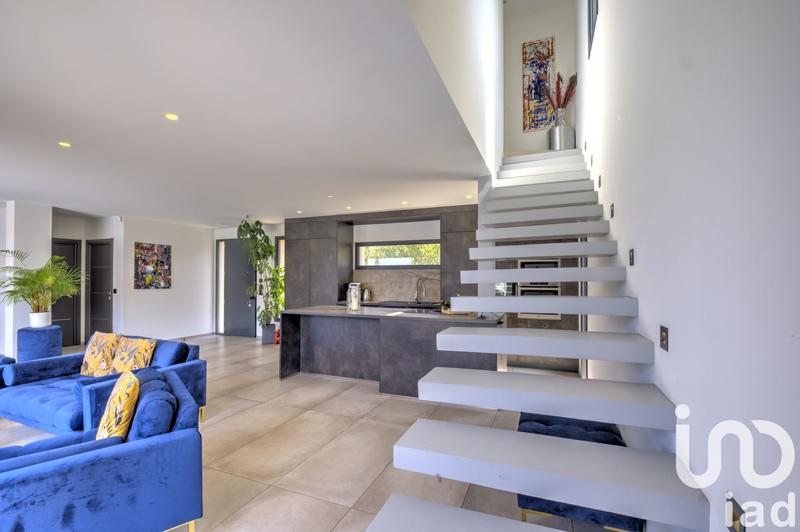 Maison - 152 m² - 5 pièces