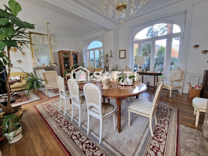 Maison de maîtres - 250 m² - 8 pièces