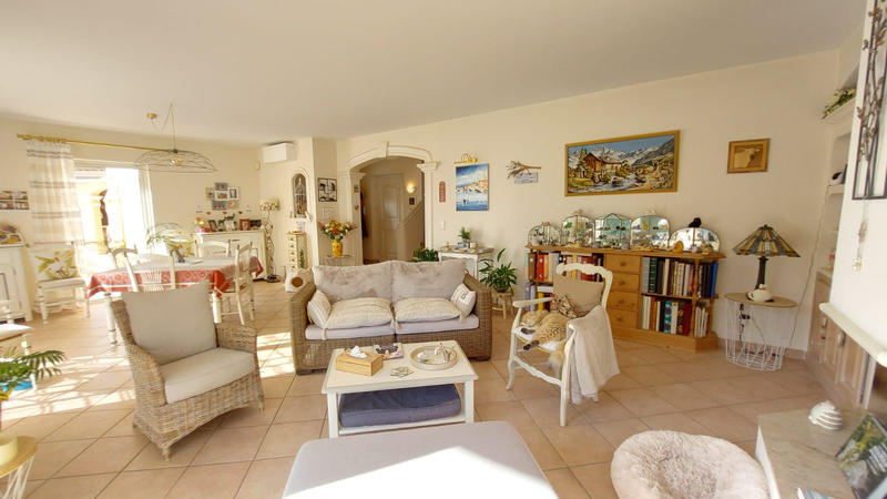 Villa - 210 m² - 6 pièces