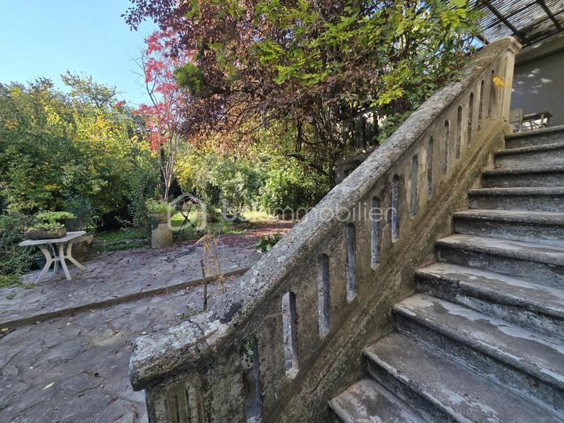 Propriété - 174 m² - 9 pièces