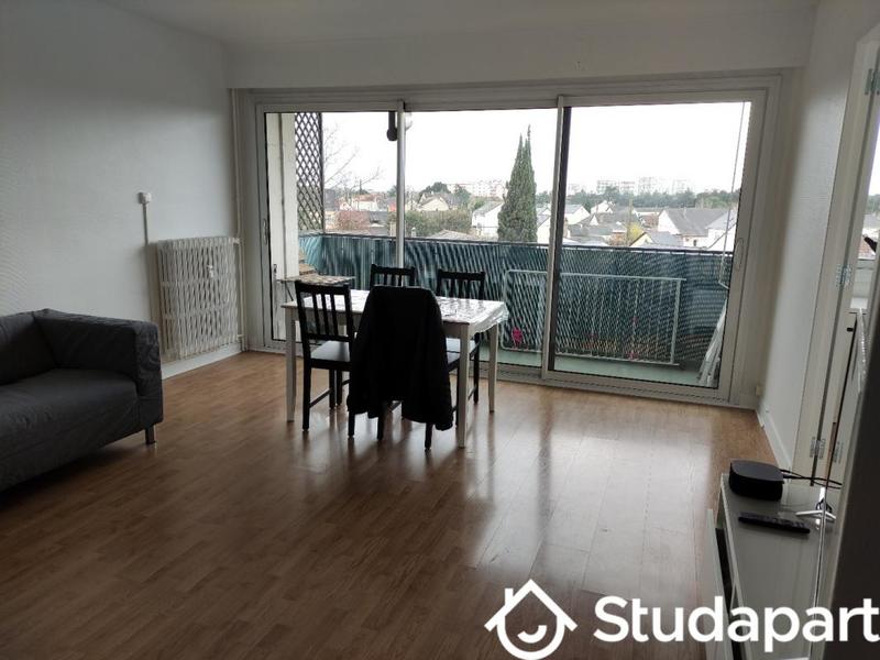 Chambre - 9 m² - 1 pièce