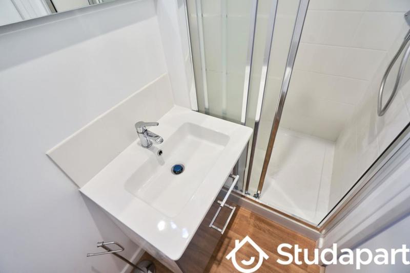 Chambre - 13 m² - 1 pièce