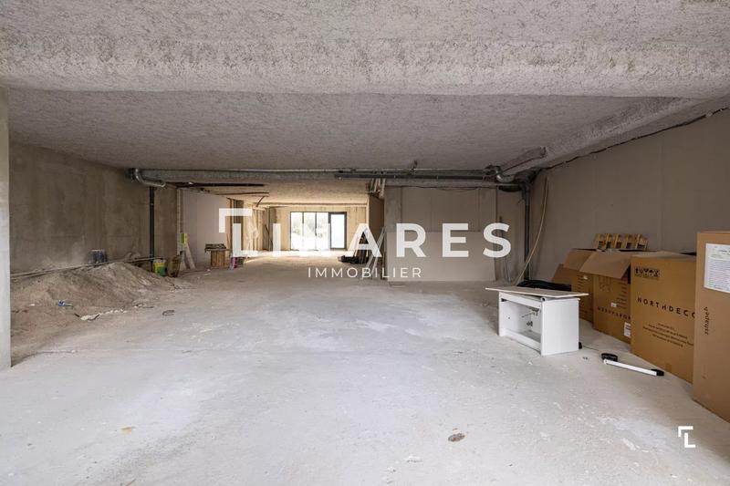 Local commercial - 145 m² - 1 pièce