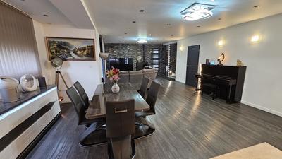 Maison - 203 m² - 7 pièces