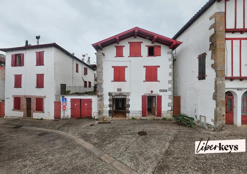 Maison - 257 m² - 7 pièces
