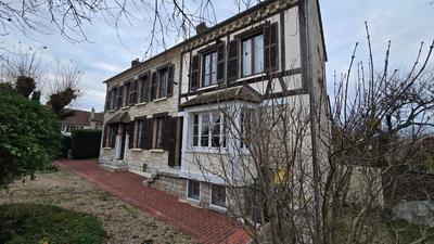 Maison - 202 m² - 6 pièces