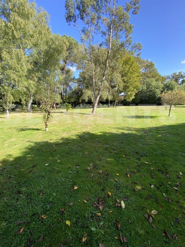 Propriété - 203 m² - 7 pièces