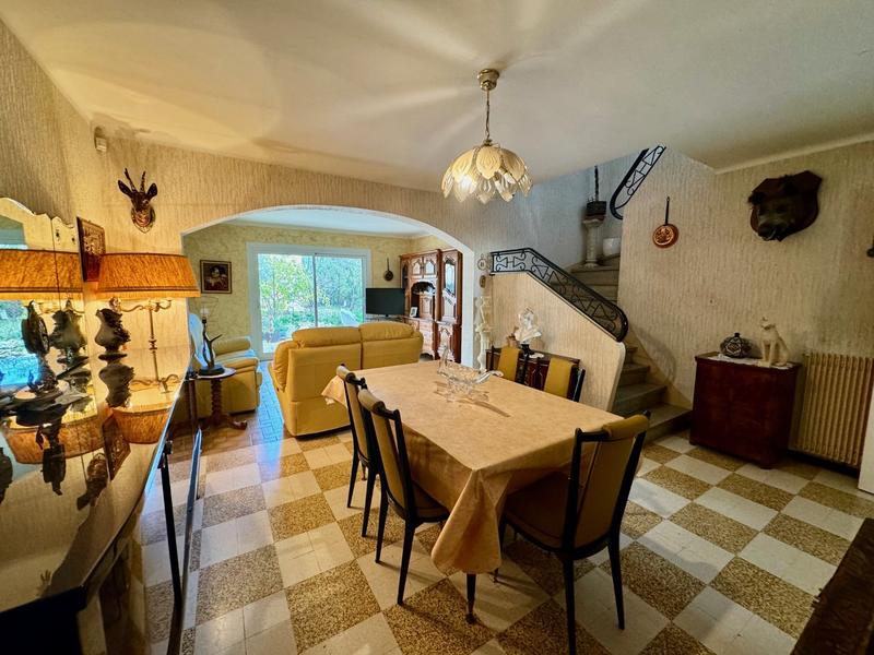 Maison - 99 m² - 5 pièces