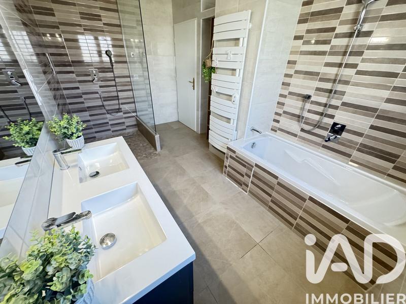 Maison - 138 m² - 5 pièces