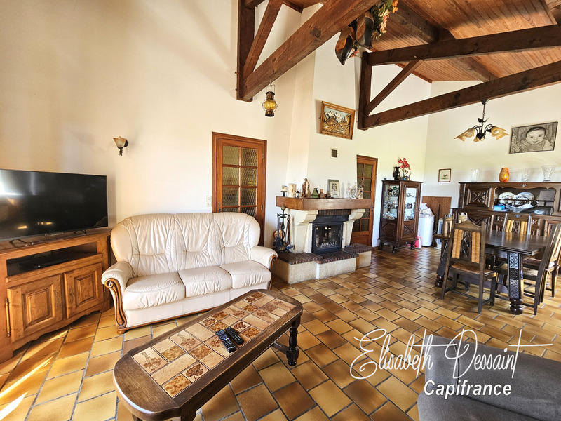 Villa - 234 m² - 10 pièces