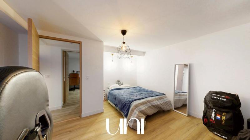 Maison - 208 m² - 9 pièces