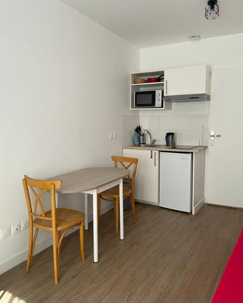 Studio - 14 m² - 1 pièce