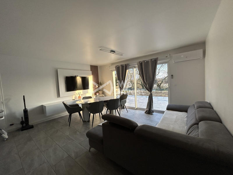 Maison - 95 m² - 5 pièces